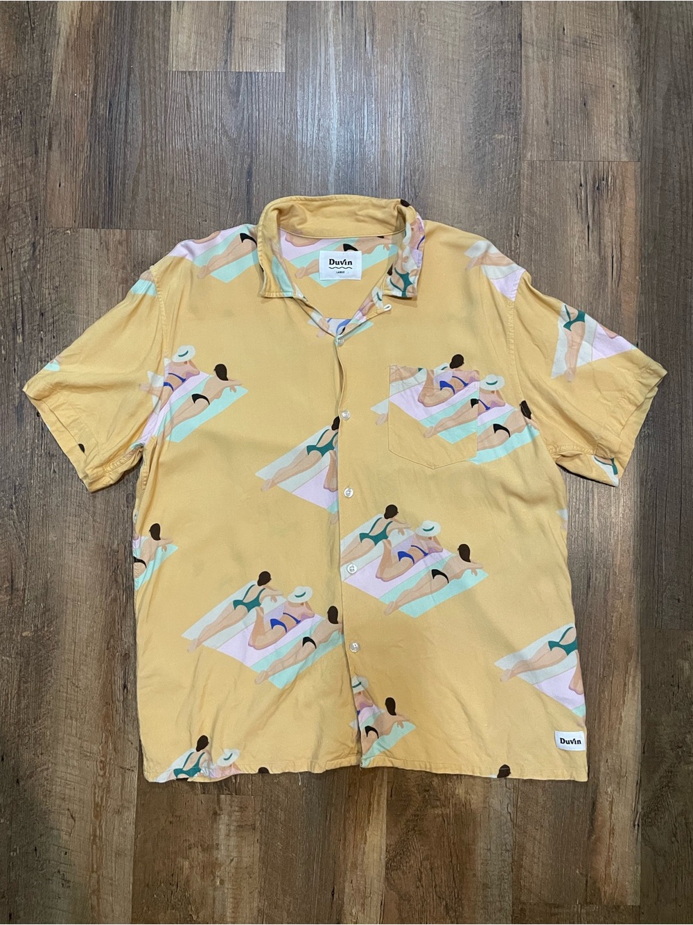 Duvin Beach Day Button Up Men’s Cabana Shirt Size Large